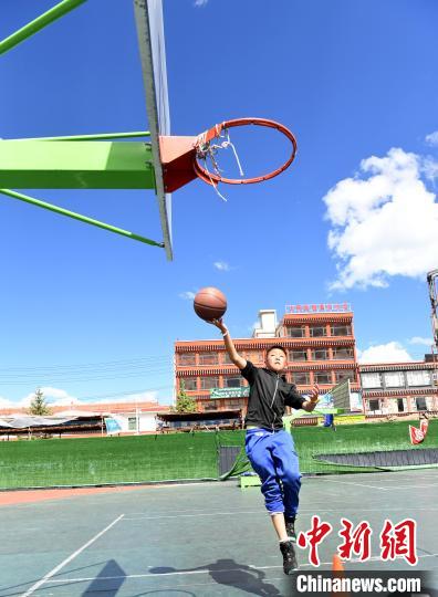 探访四川阿坝中小学教育：让学生找到好的归宿